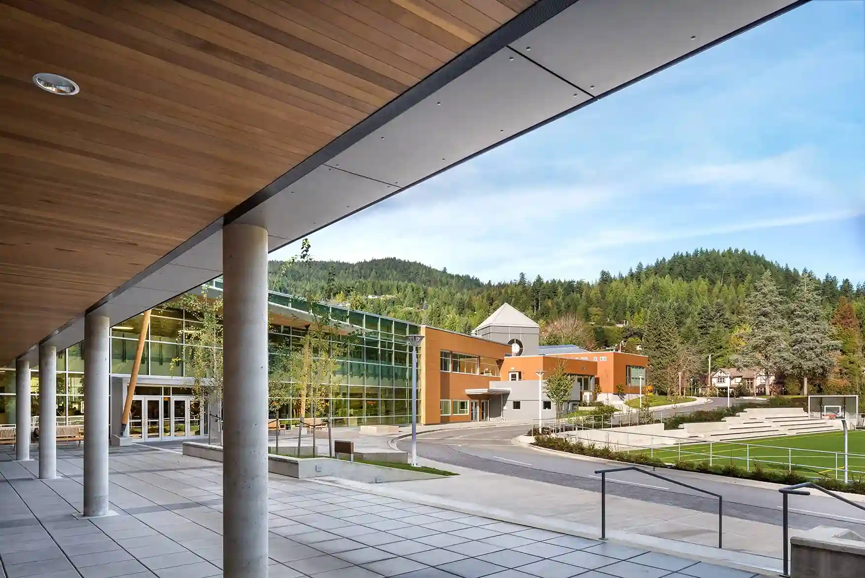 بناء مدرسة أهلية